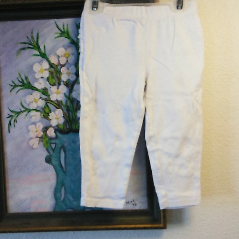 white ruffled bottom leggings